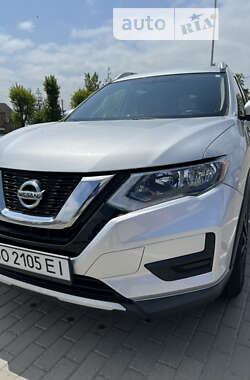 Внедорожник / Кроссовер Nissan Rogue 2017 в 