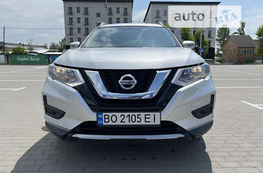 Внедорожник / Кроссовер Nissan Rogue 2017 в 