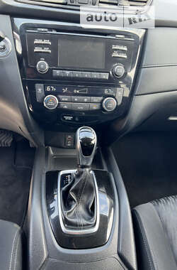 Внедорожник / Кроссовер Nissan Rogue 2017 в 