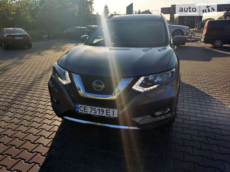 Внедорожник / Кроссовер Nissan Rogue 2019 в 