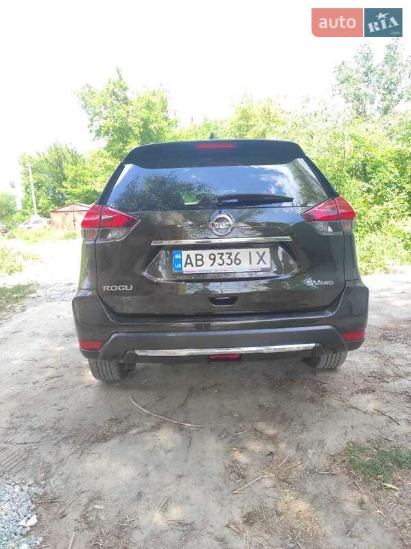 Внедорожник / Кроссовер Nissan Rogue 2017 в Виннице