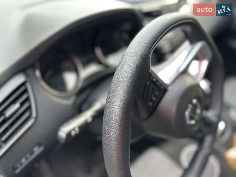 Внедорожник / Кроссовер Nissan Rogue 2016 в Сколе