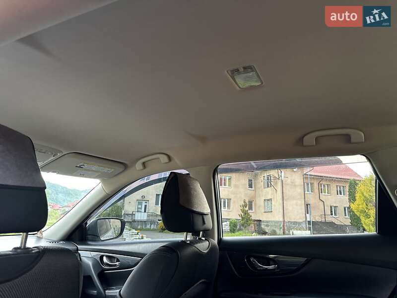 Внедорожник / Кроссовер Nissan Rogue 2016 в Сколе