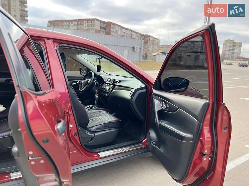 Позашляховик / Кросовер Nissan Rogue 2016 в Сумах