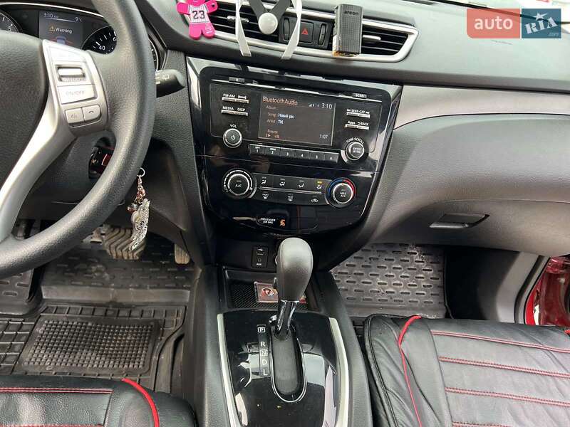 Позашляховик / Кросовер Nissan Rogue 2016 в Сумах