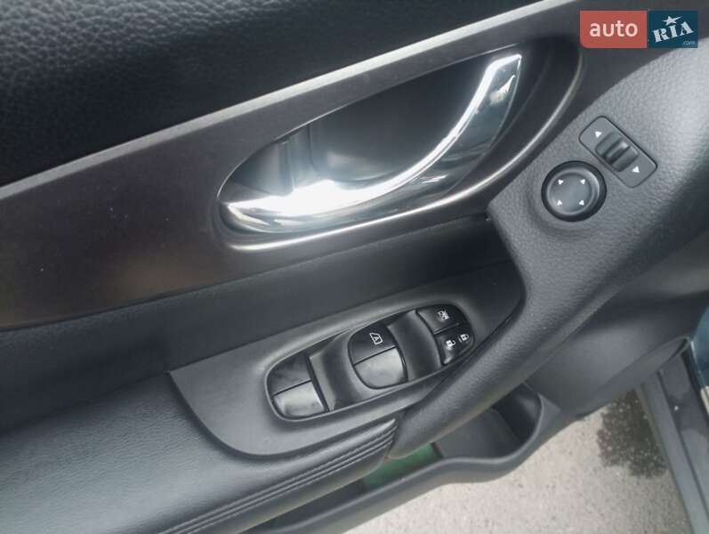 Внедорожник / Кроссовер Nissan Rogue 2015 в Харькове