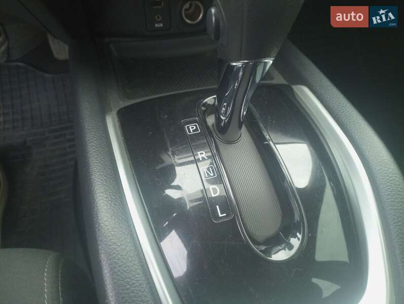 Внедорожник / Кроссовер Nissan Rogue 2015 в Харькове