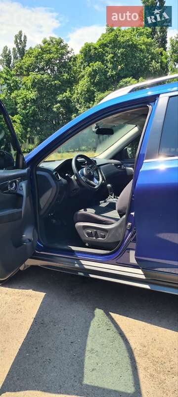 Позашляховик / Кросовер Nissan Rogue 2017 в Одесі