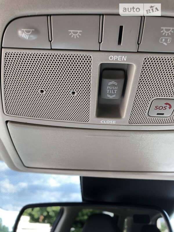 Внедорожник / Кроссовер Nissan Rogue 2017 в Нетешине