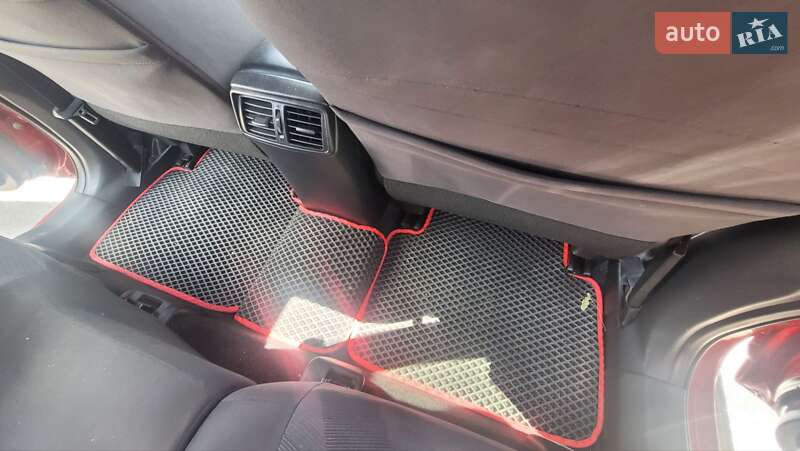 Внедорожник / Кроссовер Nissan Rogue 2016 в Белой Церкви