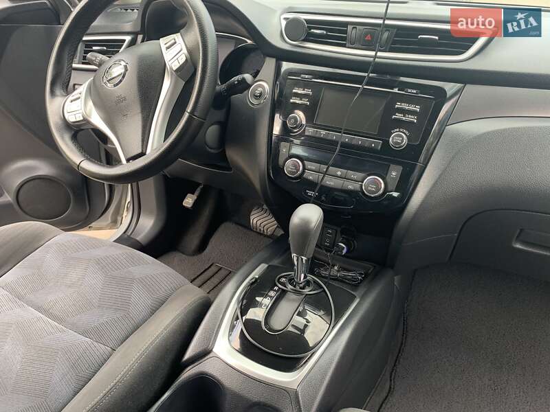 Позашляховик / Кросовер Nissan Rogue 2015 в Житомирі