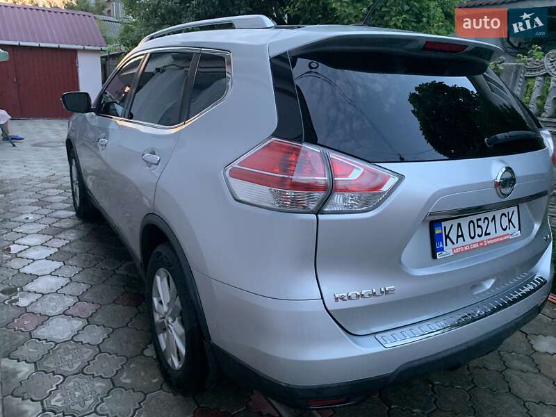 Позашляховик / Кросовер Nissan Rogue 2015 в Житомирі
