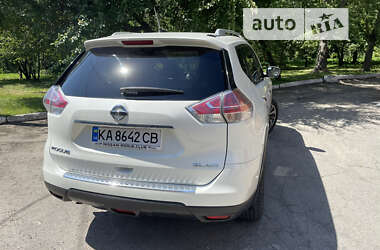 Внедорожник / Кроссовер Nissan Rogue 2015 в 