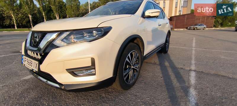 Внедорожник / Кроссовер Nissan Rogue 2016 в Запорожье