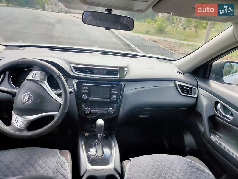 Позашляховик / Кросовер Nissan Rogue 2014 в Вознесенську