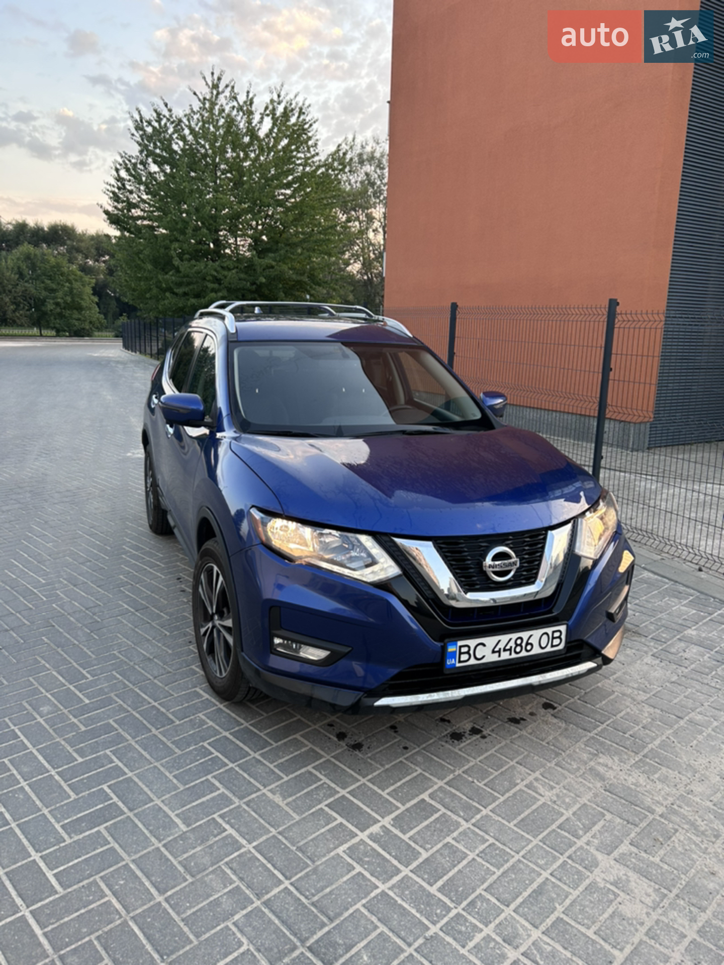 2016 Nissan Rogue - мініатюра 2
