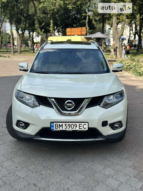 Внедорожник / Кроссовер Nissan Rogue 2016 в Сумах