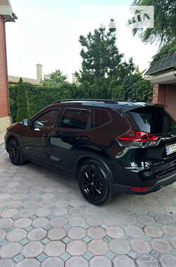 Внедорожник / Кроссовер Nissan Rogue 2018 в 