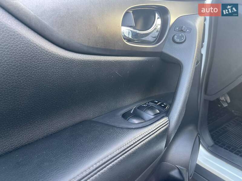 Позашляховик / Кросовер Nissan Rogue 2014 в Могилів-Подільському