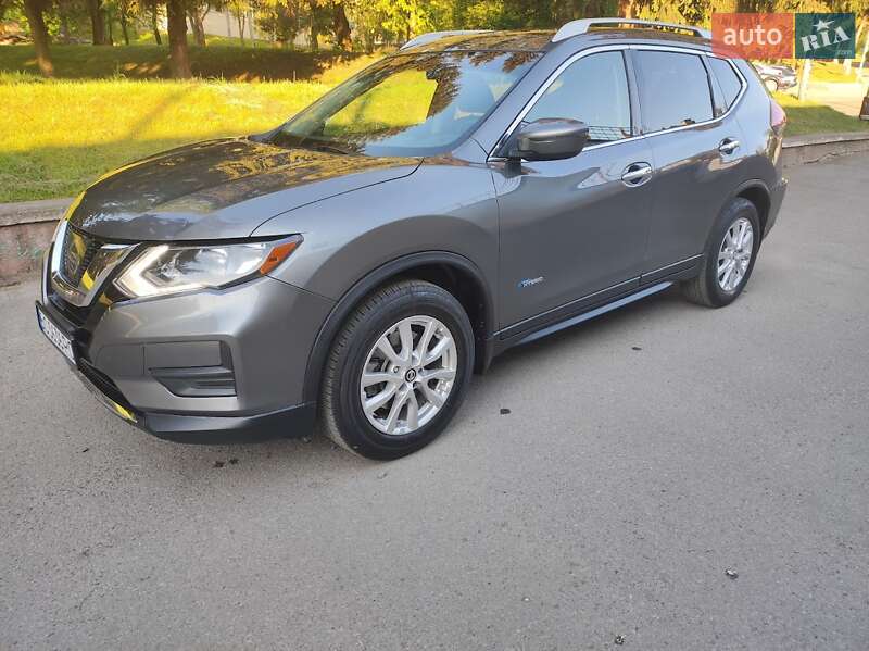 Внедорожник / Кроссовер Nissan Rogue 2017 в Львове