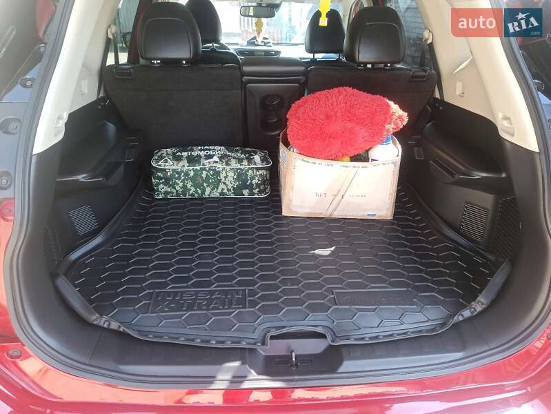 Внедорожник / Кроссовер Nissan Rogue 2017 в Романове