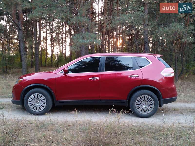 Внедорожник / Кроссовер Nissan Rogue 2014 в Кременчуге