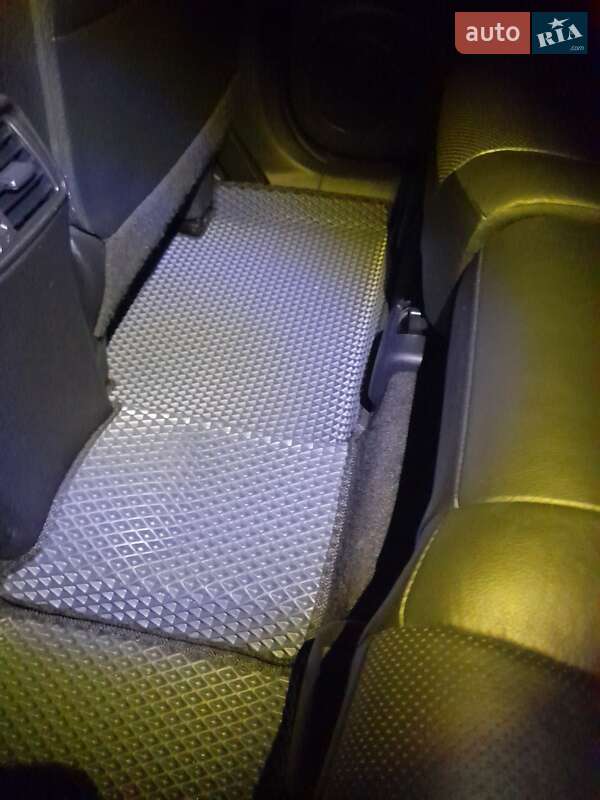 Внедорожник / Кроссовер Nissan Rogue 2013 в Виннице