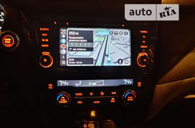 Внедорожник / Кроссовер Nissan Rogue 2018 в 