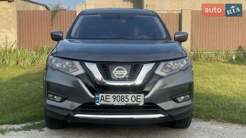 Позашляховик / Кросовер Nissan Rogue 2017 в Петровому