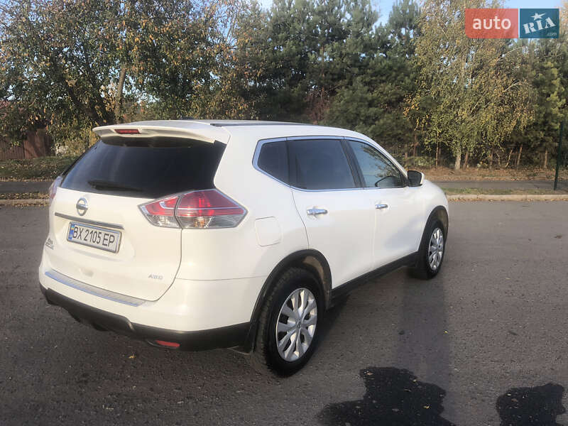 Позашляховик / Кросовер Nissan Rogue 2016 в Чернівцях фото 3 Позашляховик / Кросовер Nissan Rogue 2016 в Чернівцях