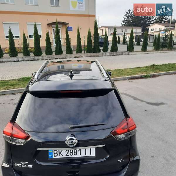 Позашляховик / Кросовер Nissan Rogue 2017 в Рівному