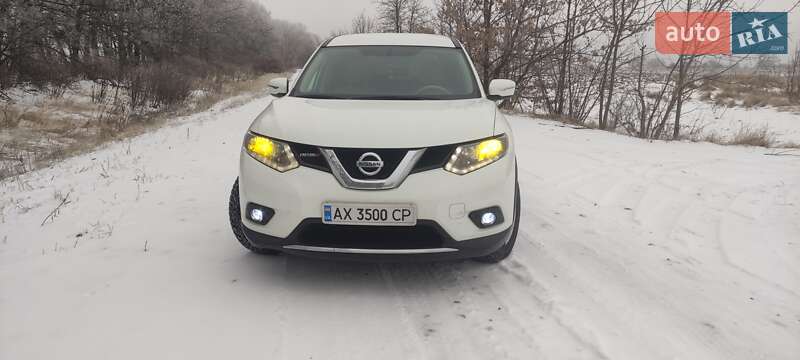 Внедорожник / Кроссовер Nissan Rogue 2015 в Харькове