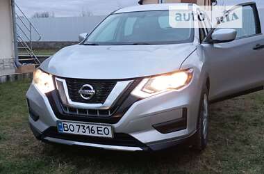 Внедорожник / Кроссовер Nissan Rogue 2017 в Теребовле