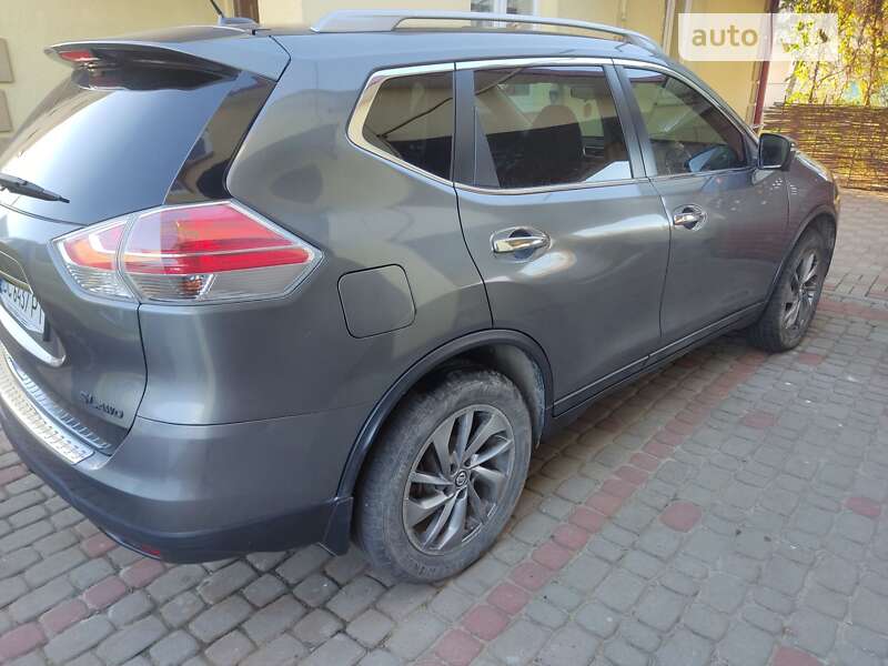 Внедорожник / Кроссовер Nissan Rogue 2014 в Дрогобыче