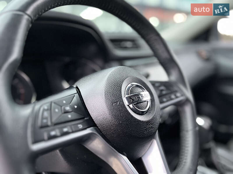 Позашляховик / Кросовер Nissan Rogue 2018 в Івано-Франківську