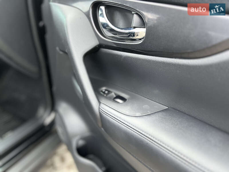 Позашляховик / Кросовер Nissan Rogue 2018 в Івано-Франківську