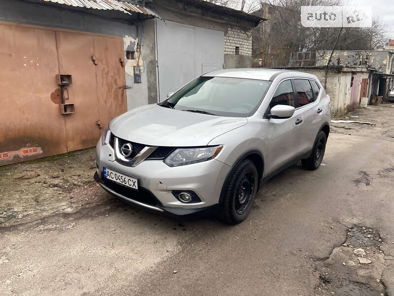 Позашляховик / Кросовер Nissan Rogue 2015 в Львові