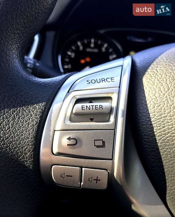 Позашляховик / Кросовер Nissan Rogue 2015 в Черкасах