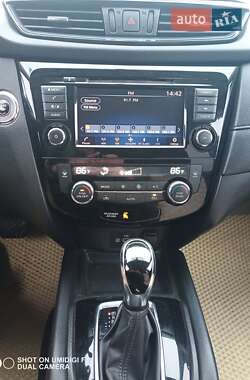 Позашляховик / Кросовер Nissan Rogue 2017 в Тернополі