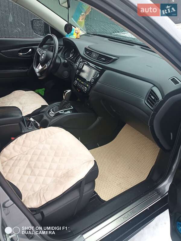 Позашляховик / Кросовер Nissan Rogue 2017 в Тернополі