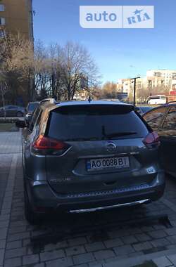 Позашляховик / Кросовер Nissan Rogue 2017 в Ужгороді