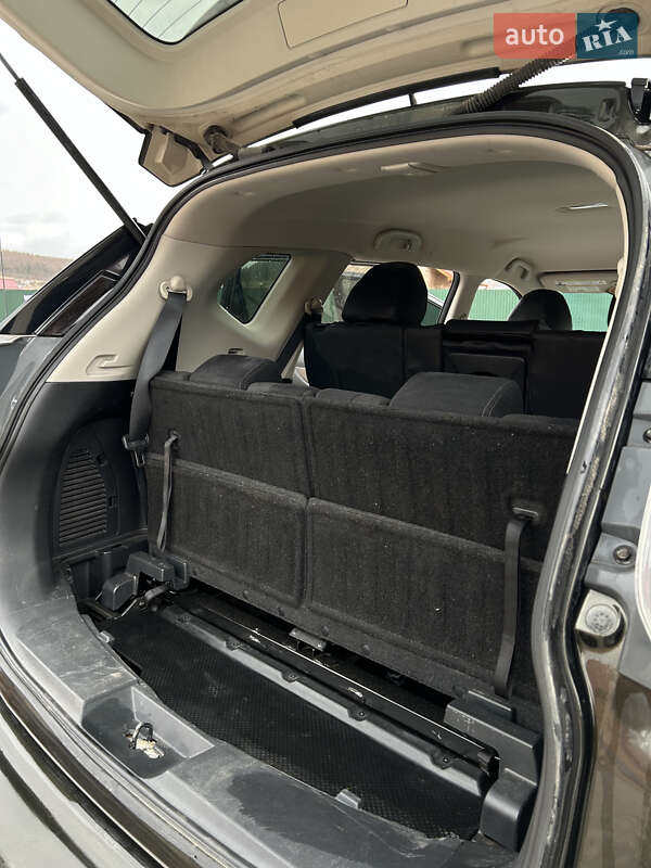 Позашляховик / Кросовер Nissan Rogue 2015 в Бережанах