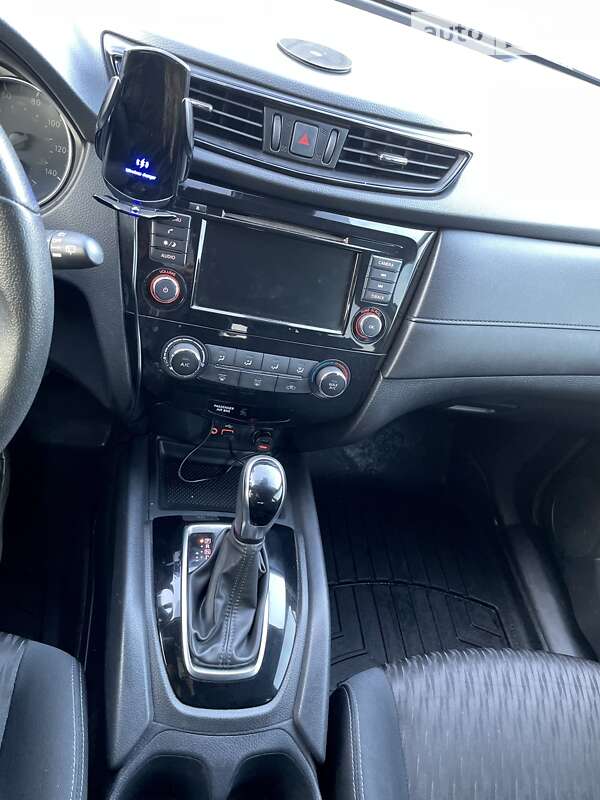 Внедорожник / Кроссовер Nissan Rogue 2019 в Кривом Роге