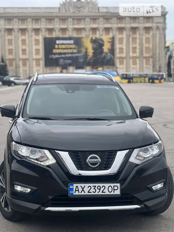 Внедорожник / Кроссовер Nissan Rogue 2020 в Харькове