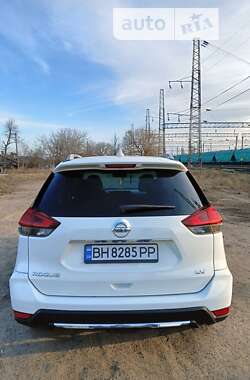Внедорожник / Кроссовер Nissan Rogue 2017 в Подольске