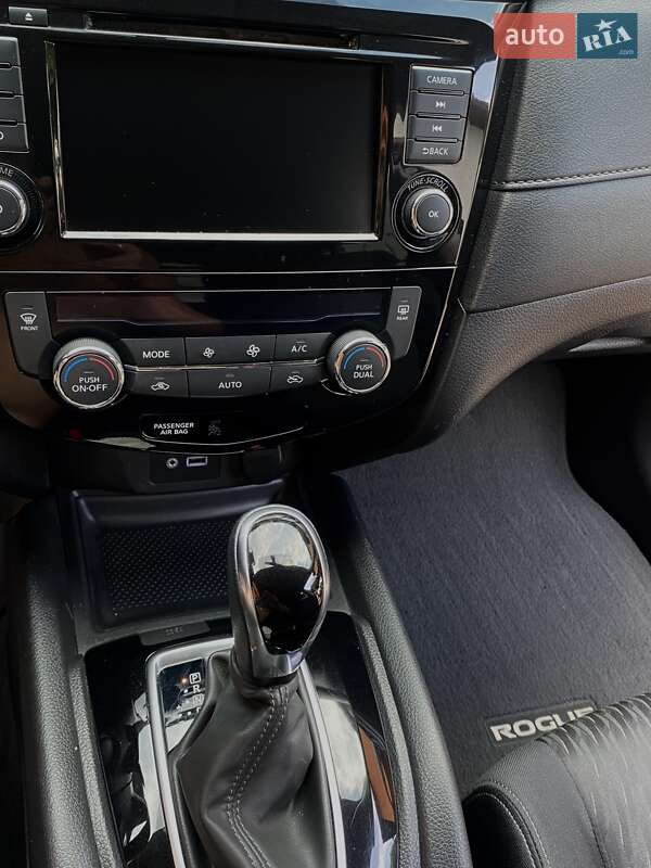 Позашляховик / Кросовер Nissan Rogue 2018 в Львові