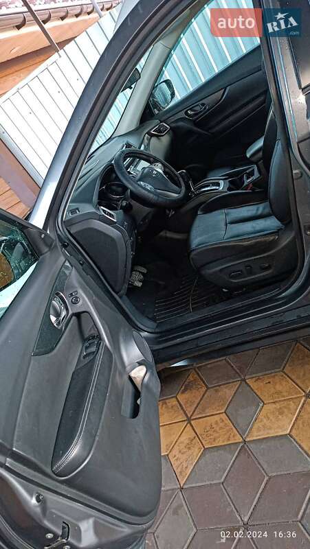 Позашляховик / Кросовер Nissan Rogue 2015 в Первомайську