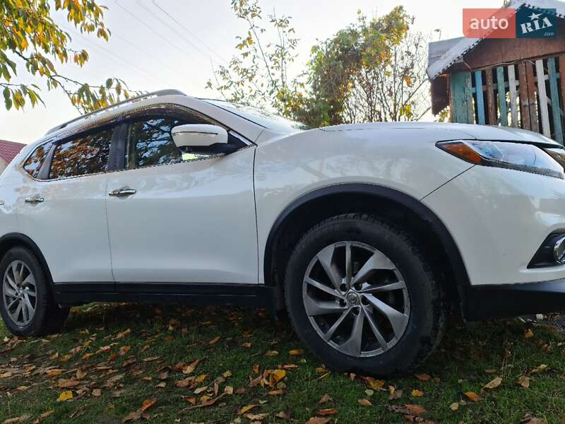 Внедорожник / Кроссовер Nissan Rogue 2014 в Черновцах