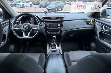 Внедорожник / Кроссовер Nissan Rogue 2017 в Житомире