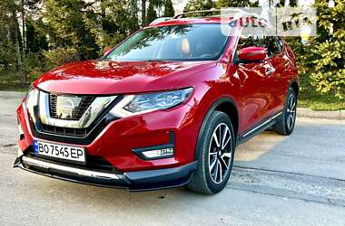 Внедорожник / Кроссовер Nissan Rogue 2017 в Тернополе